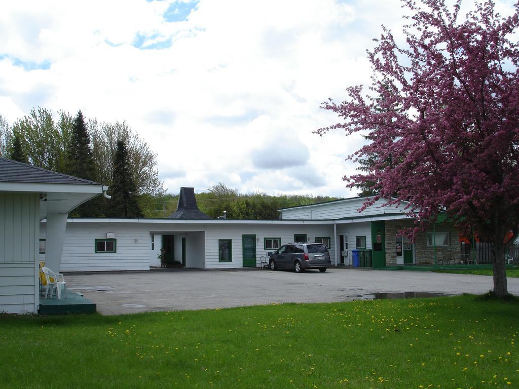Motel Belair Rigaud Экстерьер фото