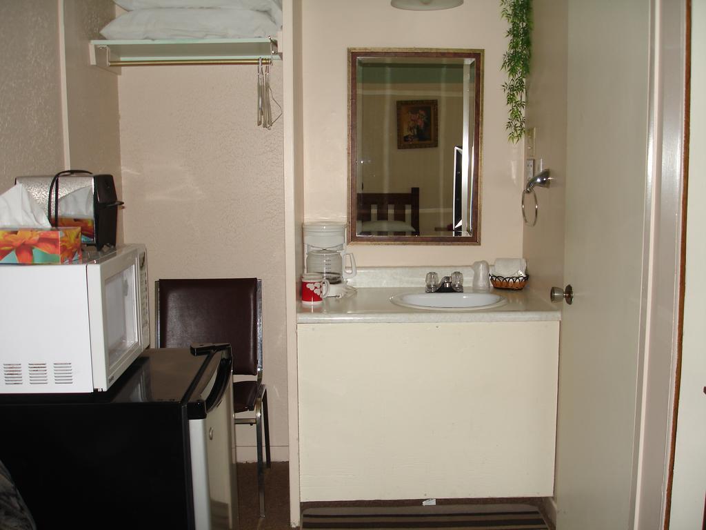 Motel Belair Rigaud Номер фото